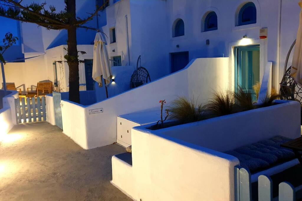 Euphoria Suites&Deluxe Studios Fira  Exterior foto