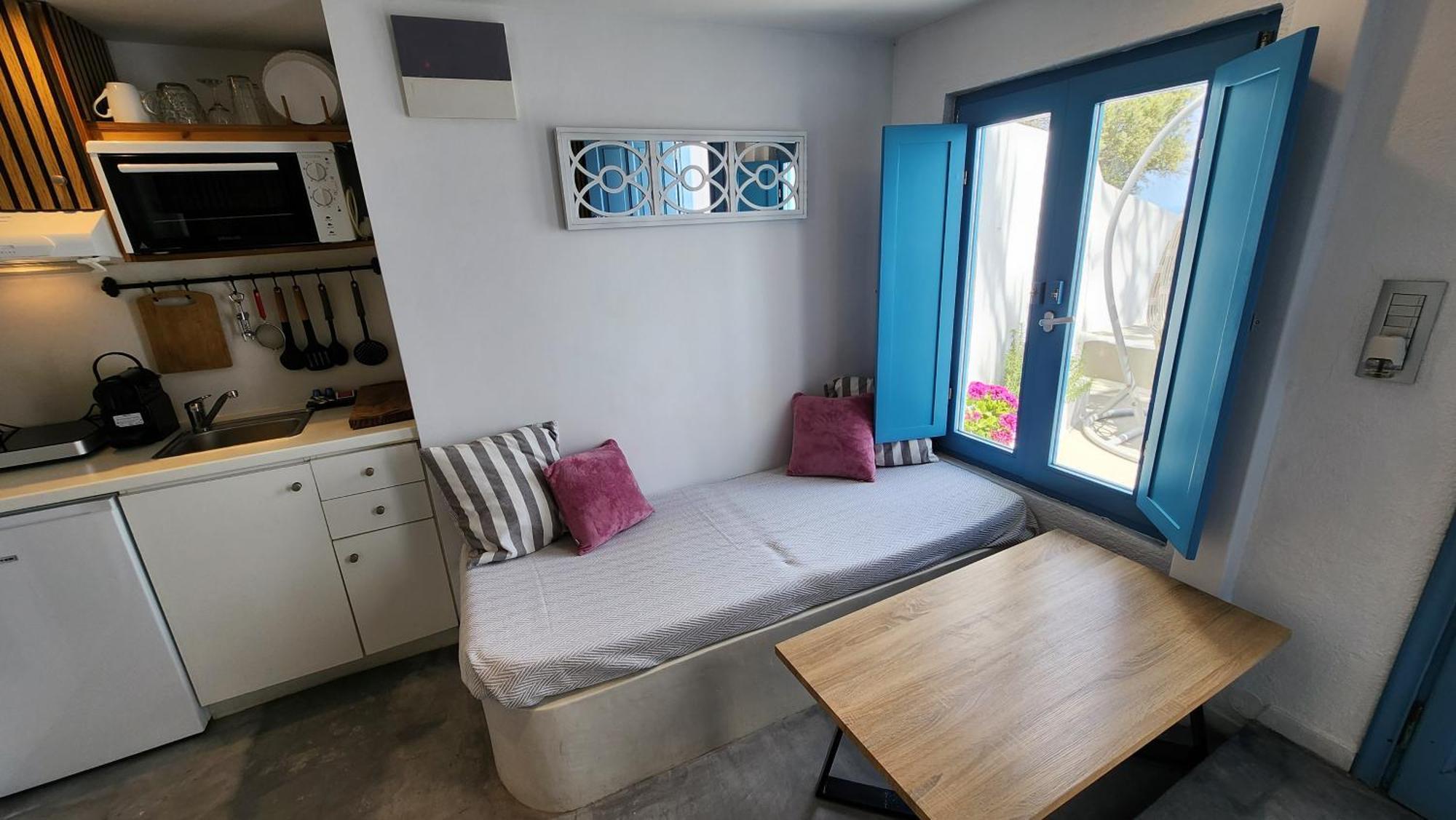 Euphoria Suites&Deluxe Studios Fira  Exterior foto
