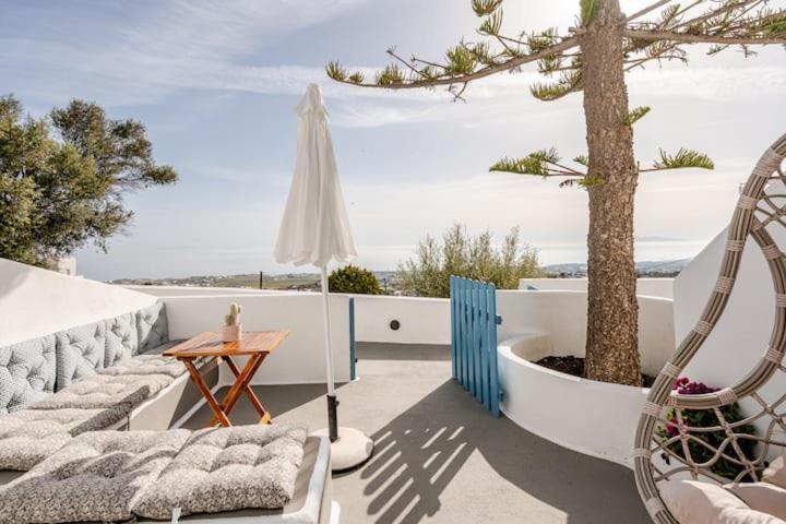 Euphoria Suites&Deluxe Studios Fira  Exterior foto