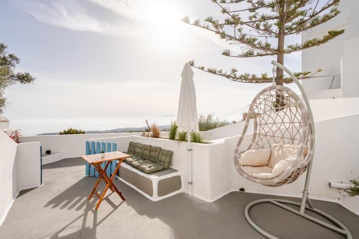 Euphoria Suites&Deluxe Studios Fira  Exterior foto